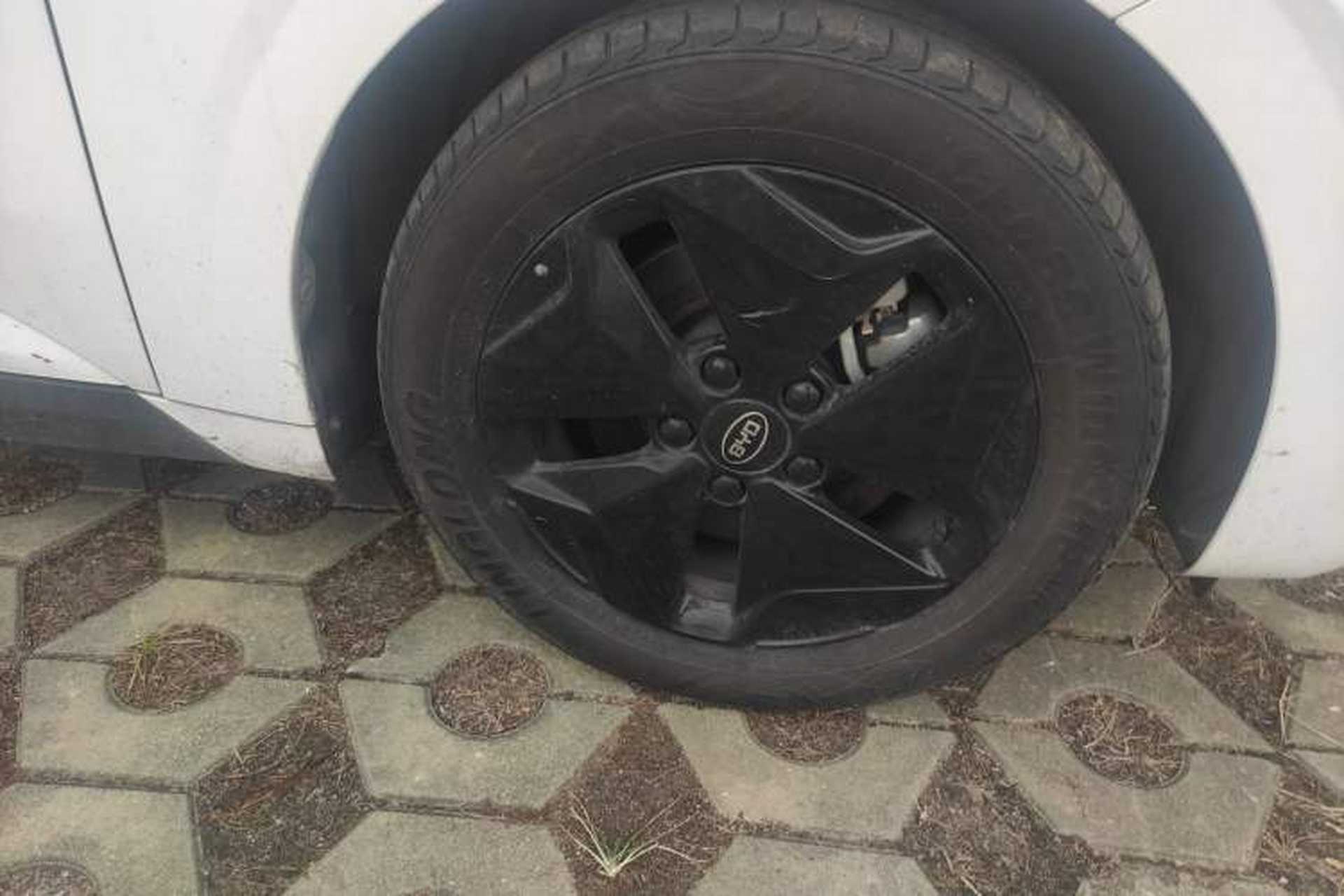 Used BYD D1 2022 Standard Edition Right Front Wheel Hub