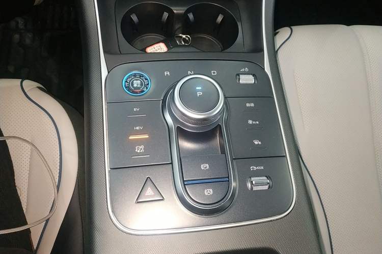Used BYD Destroyer 05 2024 HONOR Edition DM-i 55KM Luxury Model Gear Lever