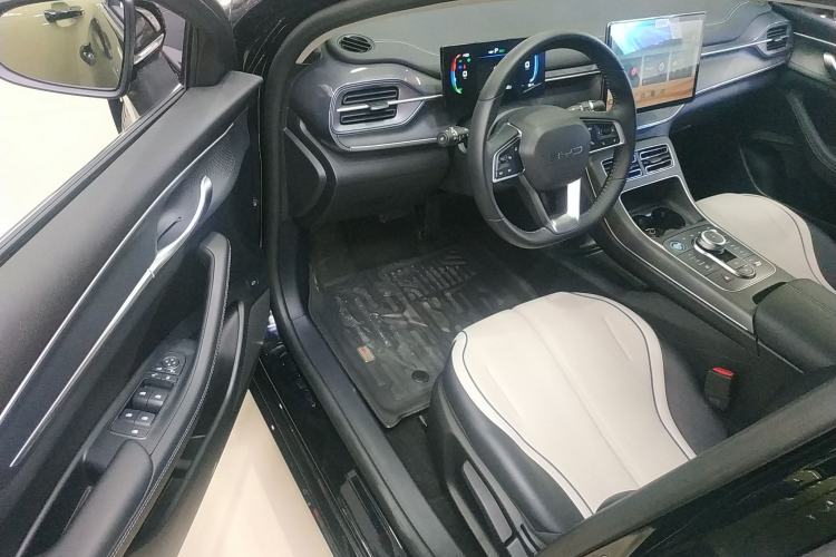 Used BYD Destroyer 05 2024 HONOR Edition DM-i 55KM Luxury Model Interior 3