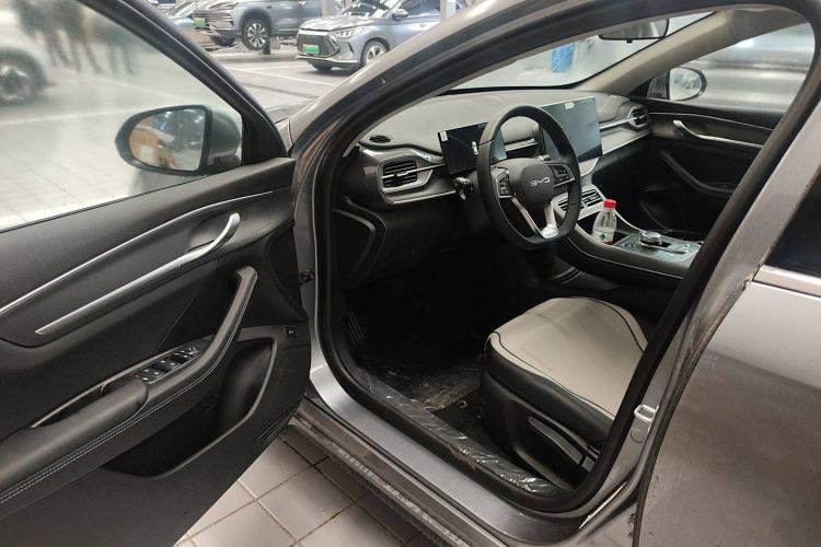 Used BYD Destroyer 05 2024 HONOR Edition DM-i 55KM Luxury Model Driver Seat