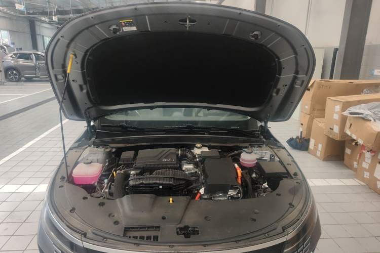 Used BYD Destroyer 05 2024 HONOR Edition DM-i 55KM Luxury Model Engine Bay