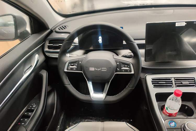 Used BYD Destroyer 05 2024 HONOR Edition DM-i 55KM Luxury Model Steering Wheel