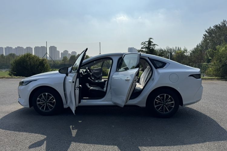 Used BYD Destroyer 05 2024 HONOR Edition DM-i 55KM Luxury Model Exterior 4