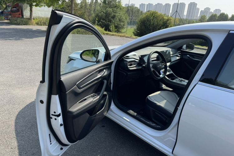 Used BYD Destroyer 05 2024 HONOR Edition DM-i 55KM Luxury Model Interior 5