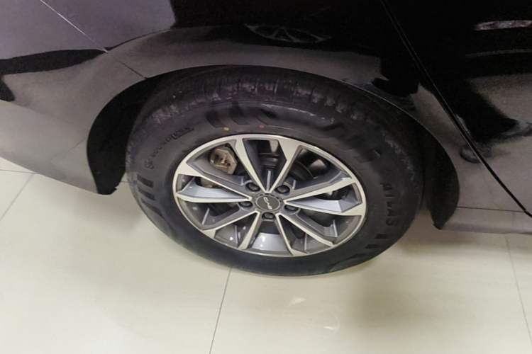 Used BYD Destroyer 05 2022 DM-i 55KM Comfort Model Right Rear Wheel Hub