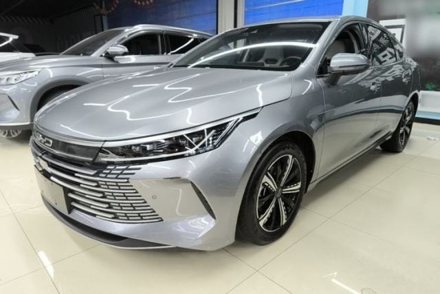 Ojetý BYD Destroyer 05 2022 DM-i 55KM Prestige Model