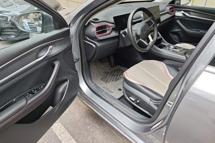 Used BYD Destroyer 05 2022 DM-i 120KM Prestige Model Driver Seat