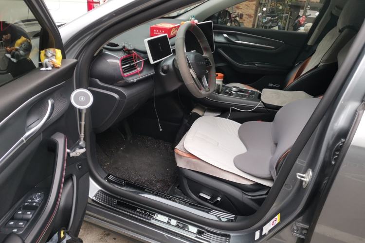 Used BYD Destroyer 05 2022 DM-i 55KM Luxury Model Driver Seat