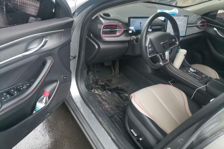 Used BYD Destroyer 05 2022 DM-i 55KM Prestige Model Driver Seat