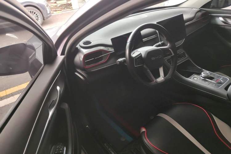 Used BYD Destroyer 05 2022 DM-i 120KM Prestige Model Driver Seat