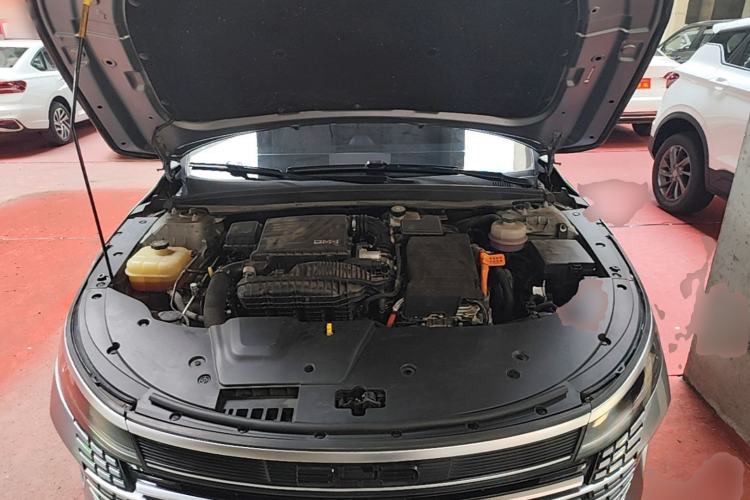 Used BYD Destroyer 05 2022 DM-i 55KM Luxury Model Engine Bay