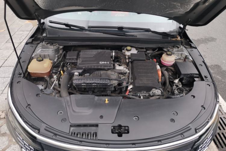 Used BYD Destroyer 05 2022 DM-i 55KM Luxury Model Engine Bay