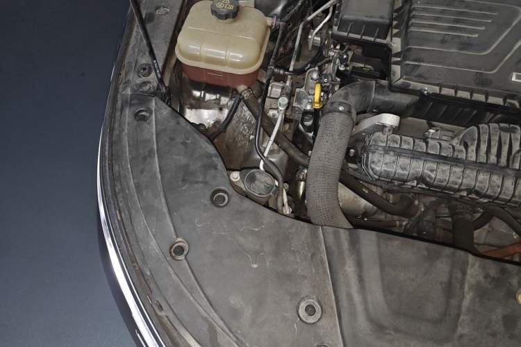 Used BYD Destroyer 05 2022 DM-i 55KM Prestige Model Engine Bay Right