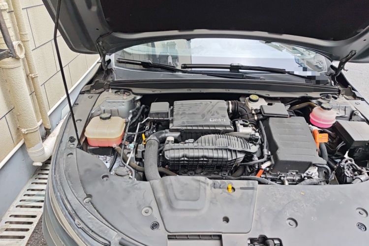 Used BYD Destroyer 05 2022 DM-i 120KM Prestige Model Engine Bay Right
