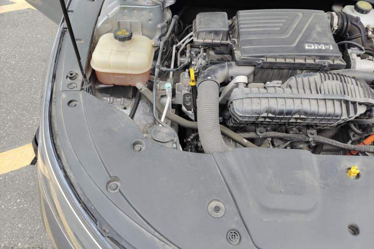 Used BYD Destroyer 05 2022 DM-i 55KM Prestige Model Engine Bay Right
