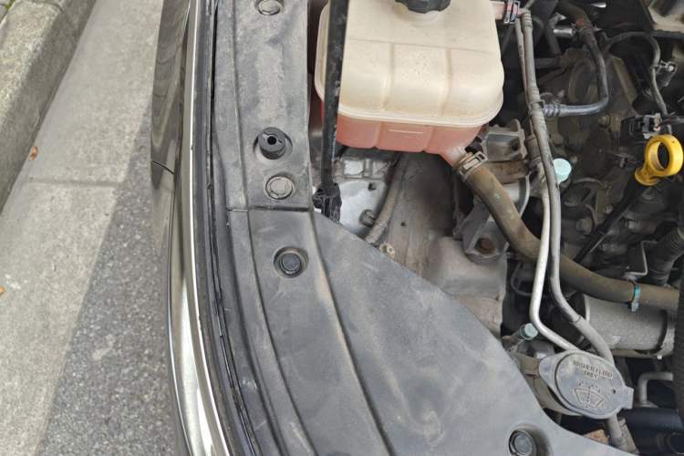 Used BYD Destroyer 05 2022 DM-i 55KM Luxury Model Engine Bay Right