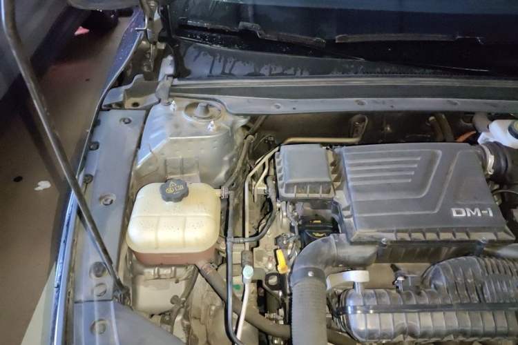 Used BYD Destroyer 05 2022 DM-i 55KM Prestige Model Engine Bay Right