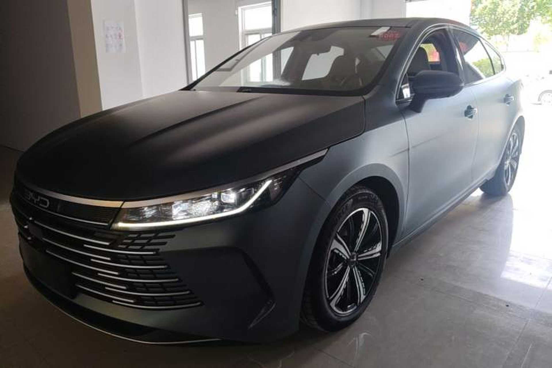 Used BYD Destroyer 05 2022 DM-i 55KM Prestige Model Front Left 45 Deg