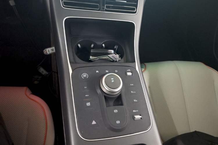 Used BYD Destroyer 05 2022 DM-i 55KM Luxury Model Gear Lever