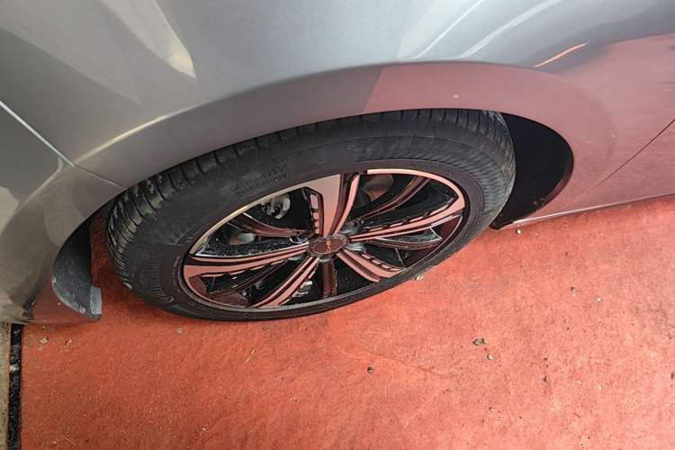 Used BYD Destroyer 05 2022 DM-i 55KM Luxury Model Left Front Wheel Hub