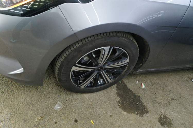 Used BYD Destroyer 05 2022 DM-i 55KM Prestige Model Left Front Wheel Hub