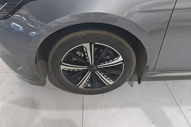 Used BYD Destroyer 05 2022 DM-i 120KM Flagship Model Left Front Wheel Hub