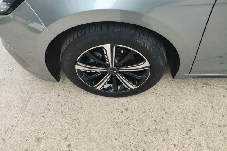 Used BYD Destroyer 05 2022 DM-i 120KM Prestige Model Left Front Wheel Hub