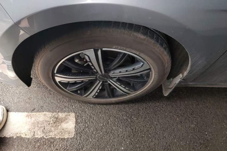 Used BYD Destroyer 05 2022 DM-i 120KM Prestige Model Left Front Wheel Hub