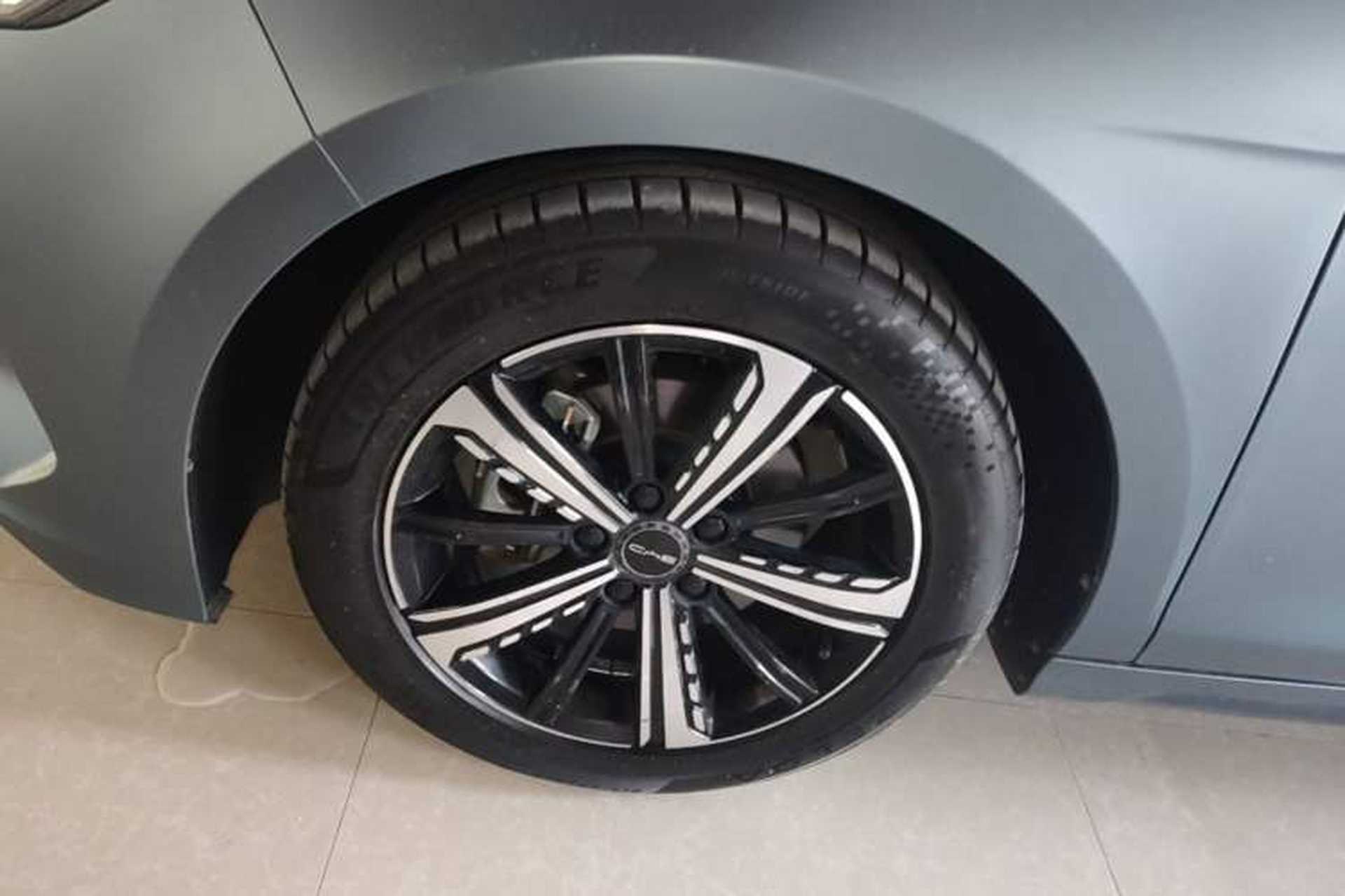 Used BYD Destroyer 05 2022 DM-i 55KM Prestige Model Left Front Wheel Hub