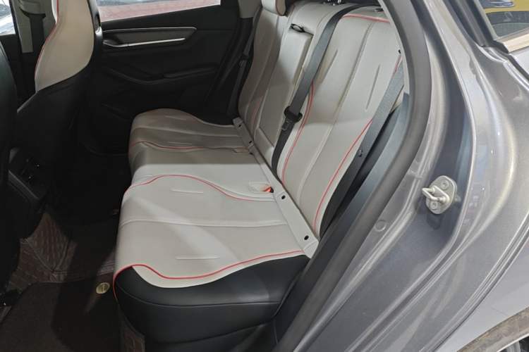 Used BYD Destroyer 05 2022 DM-i 120KM Flagship Model Left Rear Seat