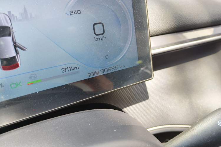 Used BYD Destroyer 05 2022 DM-i 55KM Luxury Model Odometer Close Up