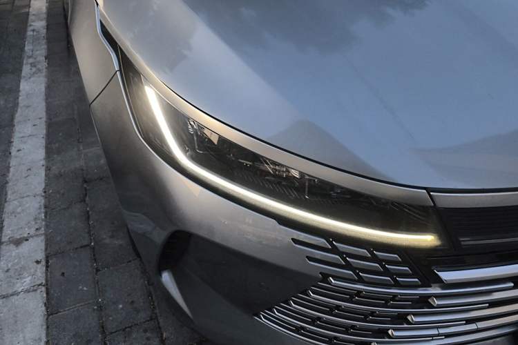 Used BYD Destroyer 05 2022 DM-i 55KM Prestige Model Right Front Headlight