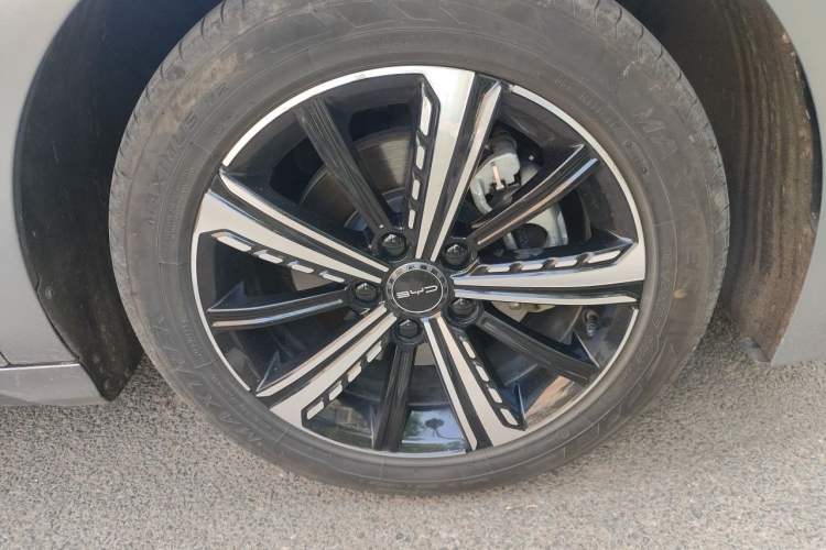 Used BYD Destroyer 05 2022 DM-i 55KM Prestige Model Right Front Wheel Hub