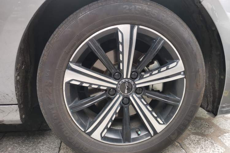 Used BYD Destroyer 05 2022 DM-i 55KM Luxury Model Right Front Wheel Hub
