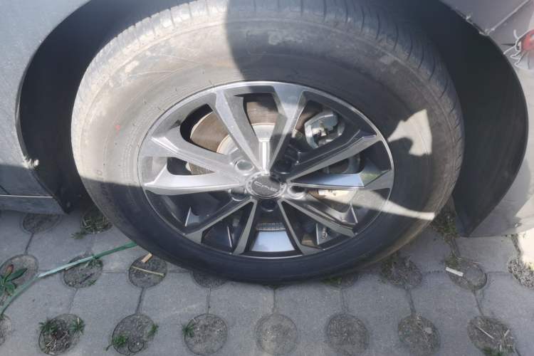 Used BYD Destroyer 05 2022 DM-i 55KM Comfort Model Right Front Wheel Hub