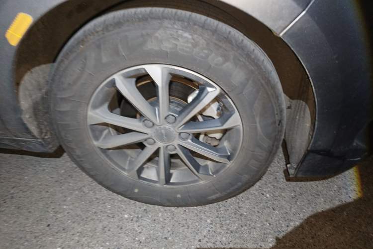 Used BYD Destroyer 05 2022 DM-i 55KM Comfort Model Right Front Wheel Hub