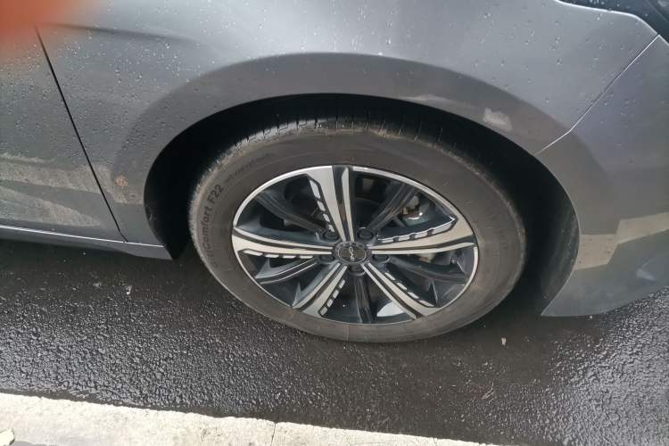 Used BYD Destroyer 05 2022 DM-i 55KM Prestige Model Right Front Wheel Hub