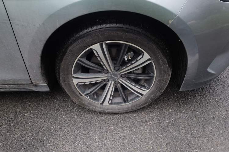 Used BYD Destroyer 05 2022 DM-i 55KM Luxury Model Right Front Wheel Hub