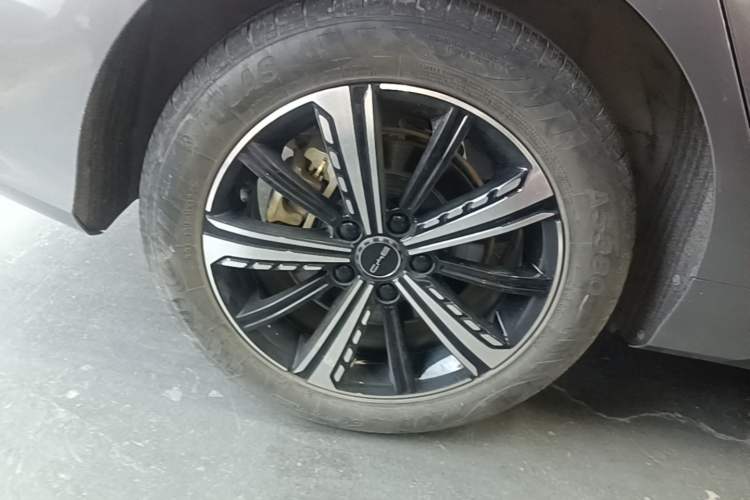 Used BYD Destroyer 05 2022 DM-i 55KM Prestige Model Right Rear Wheel Hub