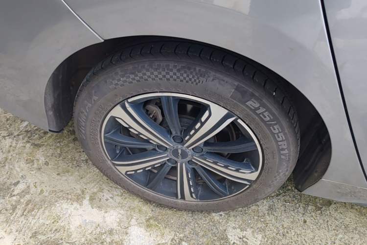 Used BYD Destroyer 05 2022 DM-i 55KM Luxury Model Right Rear Wheel Hub