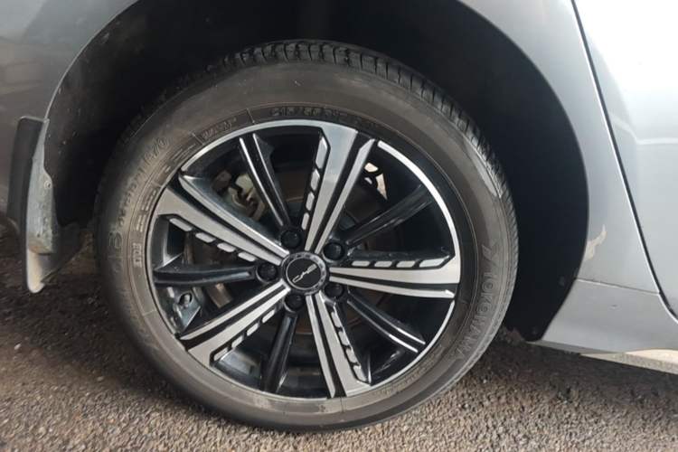Used BYD Destroyer 05 2022 DM-i 120KM Prestige Model Right Rear Wheel Hub