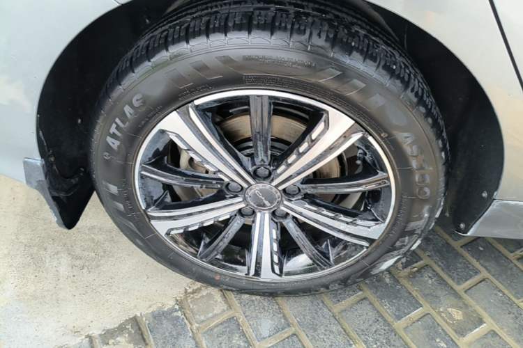 Used BYD Destroyer 05 2022 DM-i 55KM Prestige Model Right Rear Wheel Hub