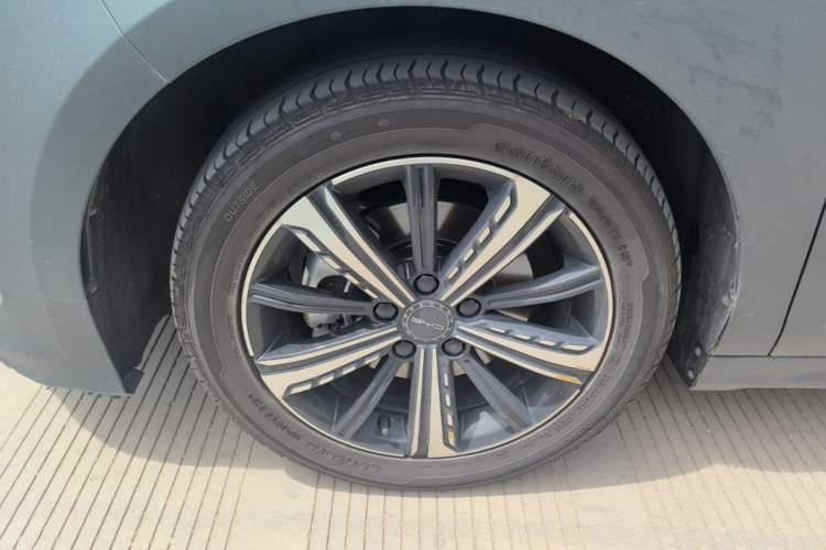 Used BYD Destroyer 05 2022 DM-i 120KM Prestige Model Left Front Wheel Hub