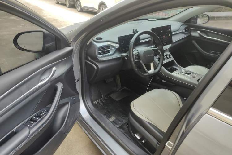 Used BYD Destroyer 05 2022 DM-i 120KM Prestige Model Driver Seat