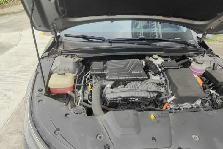 Used BYD Destroyer 05 2022 DM-i 120KM Prestige Model Engine Bay Right