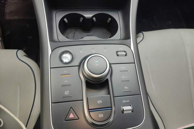 Used BYD Destroyer 05 2022 DM-i 120KM Prestige Model Gear Lever