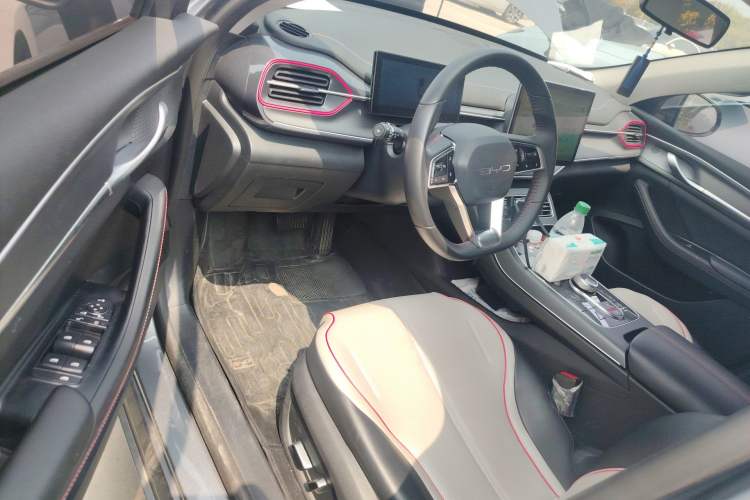 Used BYD Destroyer 05 2022 DM-i 120KM Prestige Model Driver Seat