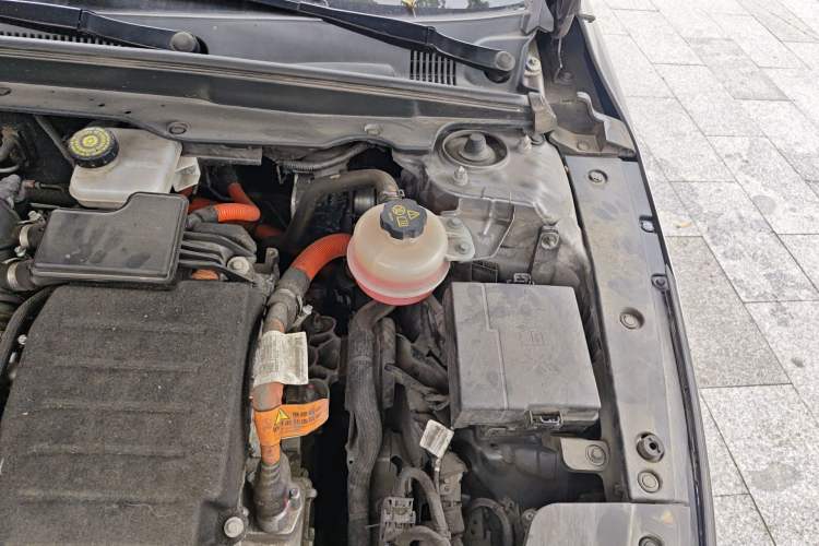 Used BYD Destroyer 05 2022 DM-i 55KM Prestige Model Engine Bay Left