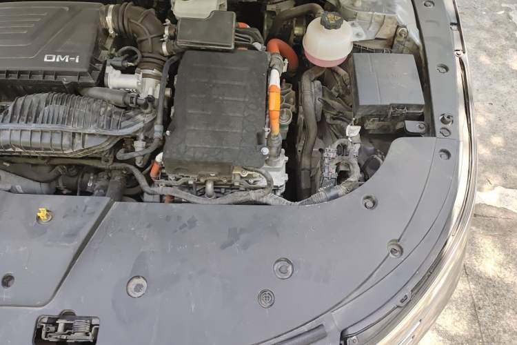 Used BYD Destroyer 05 2022 DM-i 120KM Prestige Model Engine Bay Left