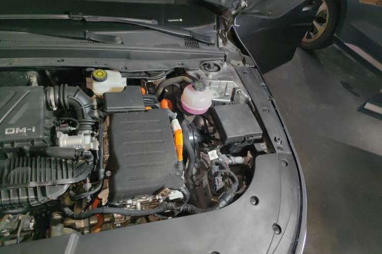 Used BYD Destroyer 05 2022 DM-i 55KM Comfort Model Engine Bay Left